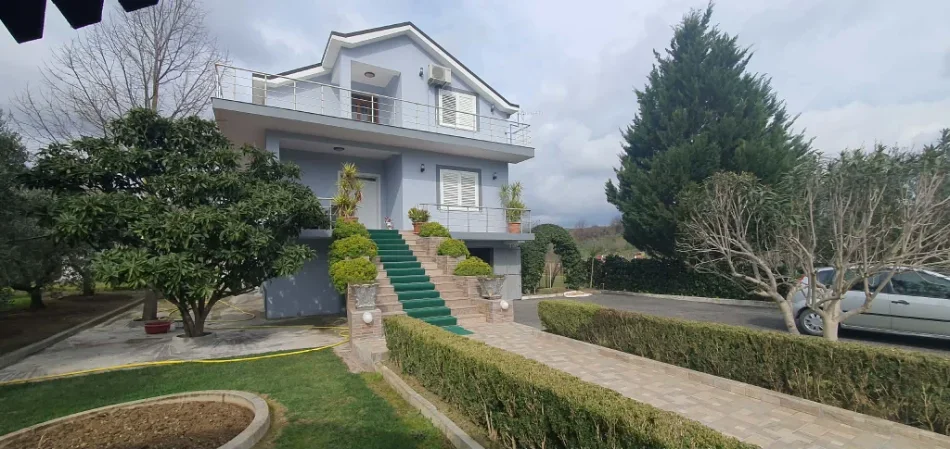 Tirane, shitet nga Pronari, pa-komision Vile 3 Katshe Kati 2, 3.000 m² 500.000 € (vore e vjeter)