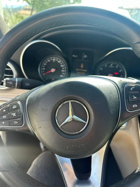 Elbasan, shes makine Mercedez-Benz C class C300 2.0 - 2015 Benzin, e bardhë automatik Klima 233.000 km 12.500 €