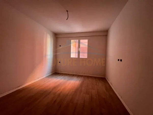 Tirane, shitet apartament 1+1+Ballkon Kati 2, 70 m² 105.000 € (YZBERISHT)