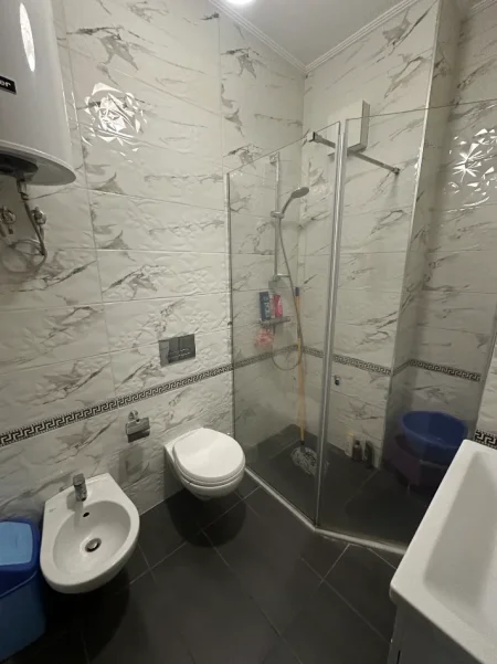 Tirane, jepet me qera apartament 1+1+Ballkon , 60 m² 530 € 