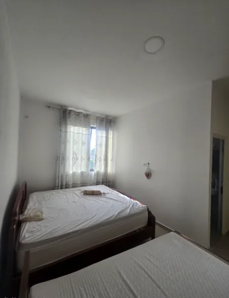 Tirane, jepet me qera Vile 1+1+Ballkon Kati 1, 70 m² 420 € (Rruga 3 vellezrit kondi)