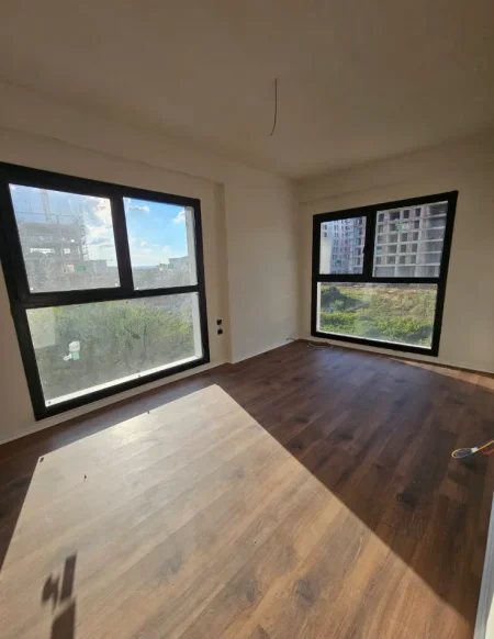 Tirane, shitet 2+1+Ballkon Kati 2, 97 m² 161.000 € (Rruga Dashamir fagu)