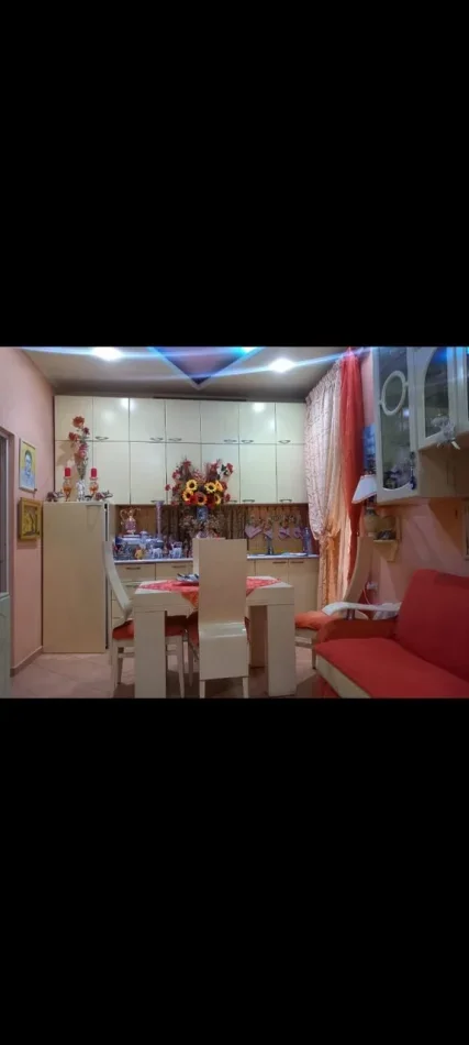 Tirane, jepet me qera apartament 1+1 Kati 4, 43 m² 500 € (Blloku)