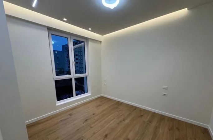Tirane, jepet me qera ambjent biznesi Kati 2, 58 m² 1.000 € (Vasil Shanto)