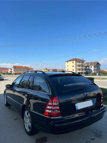 Pogradec, shes MERCEDES BENZ C CLASS 180 KOMPRESOR Benzin+Gaz, e zeze automatik Kondicioner 210.000 km 4.500 €