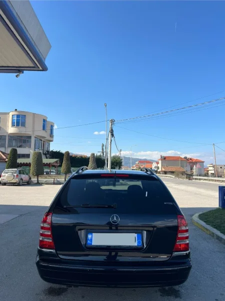 Pogradec, shes MERCEDES BENZ C CLASS 180 KOMPRESOR Benzin+Gaz, e zeze automatik Kondicioner 210.000 km 4.500 €