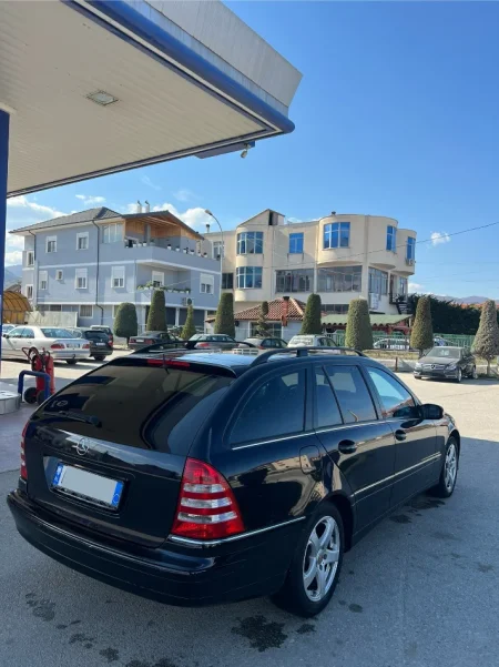 Pogradec, shes MERCEDES BENZ C CLASS 180 KOMPRESOR Benzin+Gaz, e zeze automatik Kondicioner 210.000 km 4.500 €