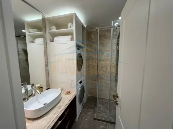 Tirane, jepet me qera apartament 2+1+Ballkon Kati 3, 107 m² 1.200 € (Liqeni i Thate)