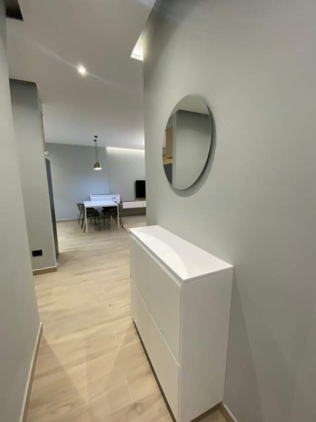 Tirane, jepet me qera apartament 2+1 Kati 2, 110 m² 800 Euro