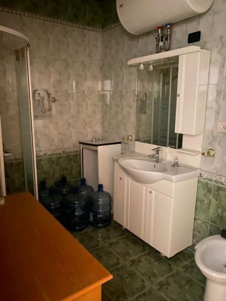 Tirane, shes apartament 4+1+A+BLK Kati 7, 170 m² 170.000 Euro (Ish Stacioni i Fundit i Tiranes se Re..!!)
