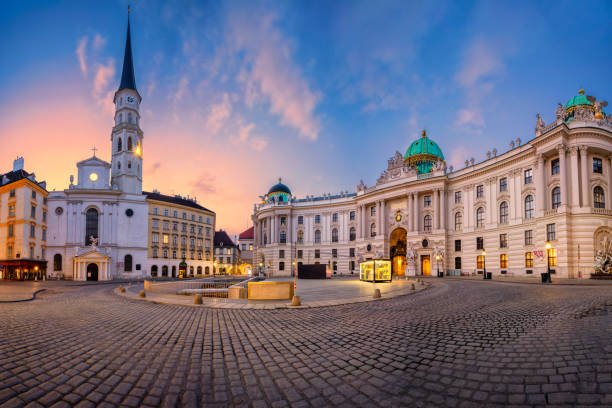 Tirane, ofroj City-tour Austri Udhëtim në Vjenë, 4 Ditë €429, Nisja më 4 dite 429 Euro