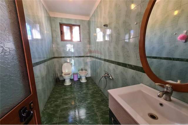 Tirane, jepet me qera apartament Kati 2, 90 m² 350 Euro (rruga elbasanit)