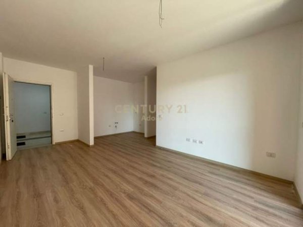 Tirane, jepet me qera apartament duplex 2+1+BLK Kati 2, 95 m² 500 Euro (Don Bosko)