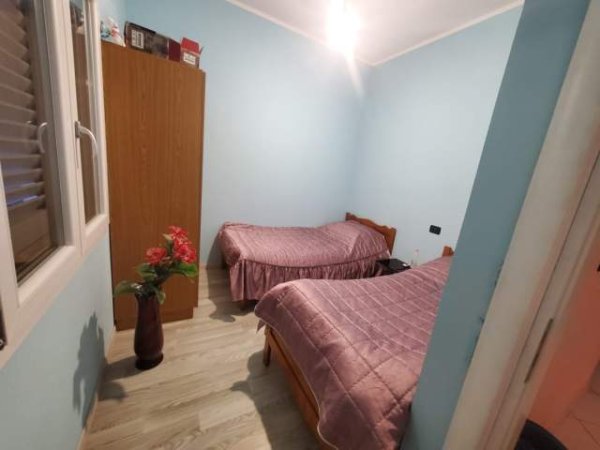 Tirane, shitet Vile 2 Katshe 290 m² 290.000 Euro ne Sauk