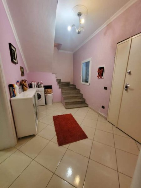 Tirane, shitet Vile 2 Katshe 290 m² 290.000 Euro ne Sauk