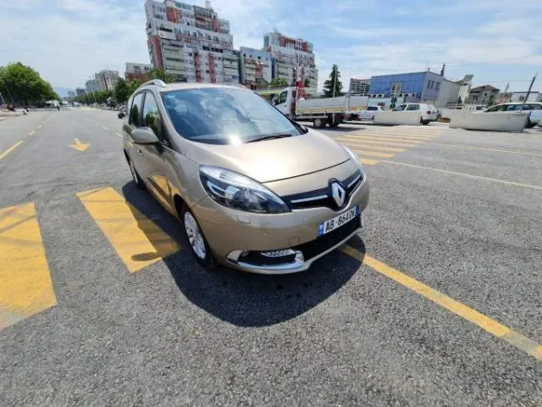 Tirane, shes makine Renault GRAND SCENIC 3 Viti 2015, 9.000 Euro