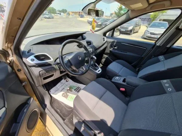 Tirane, shes makine Renault GRAND SCENIC 3 Viti 2015, 9.000 Euro