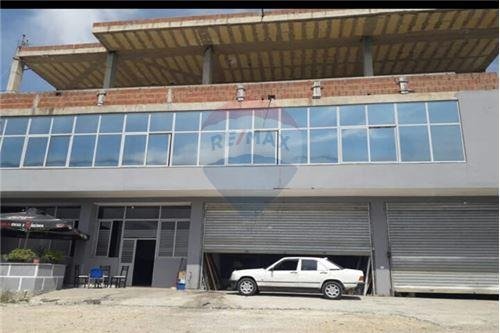 Tirane, jepet me qera ambjent biznesi Kati 0, 960 m² 5.000 Euro (Surrel)