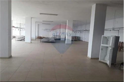 Tirane, jepet me qera ambjent biznesi Kati 0, 960 m² 5.000 Euro (Surrel)