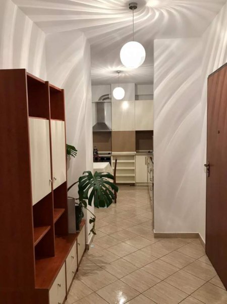 Tirane, jepet me qera apartament 2+1 Kati 2, 42.000 Leke