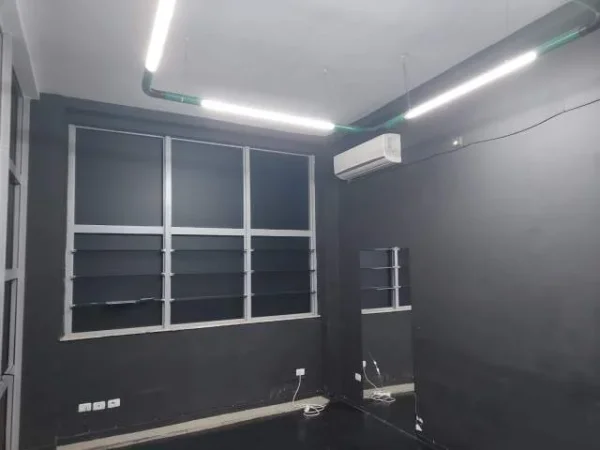 Tirane, jepet me qera dyqan Kati 0, 33 m² 38.000 Leke (Bulevardi Bajram Curi)