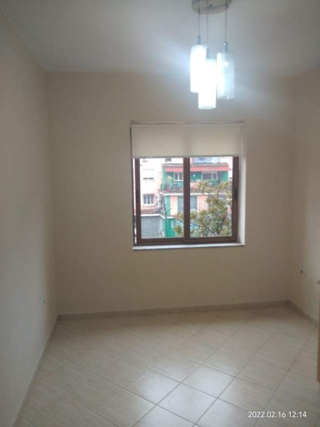 Tirane, jepet me qera 2+1+BLK Kati 2, 75 m² 400 Euro