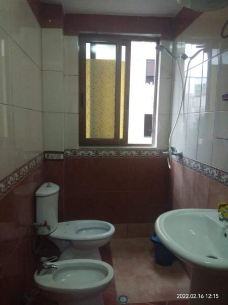 Tirane, jepet me qera 2+1+BLK Kati 2, 75 m² 400 Euro