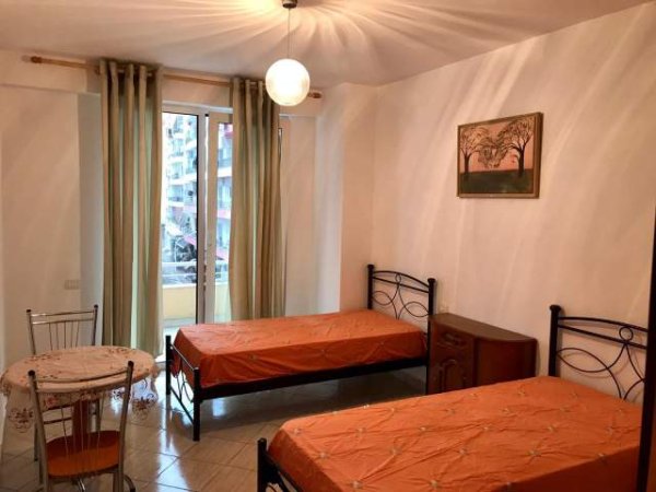 Tirane, jepet me qera apartament 2+1 Kati 2, 42.000 Leke