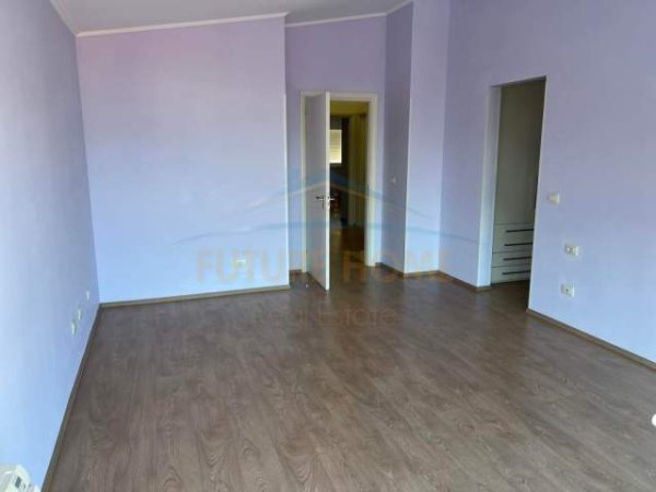 Tirane, shitet Vile 5+1+A+BLK Kati 1, 491 m² 720.000 Euro (Residenca Kodra e Djellit 1)