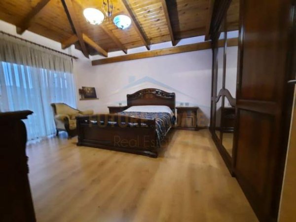 Tirane, jepet me qera Penthouse 2+1+A+BLK Kati 8, 210 m² 1.500 Euro (Garda)