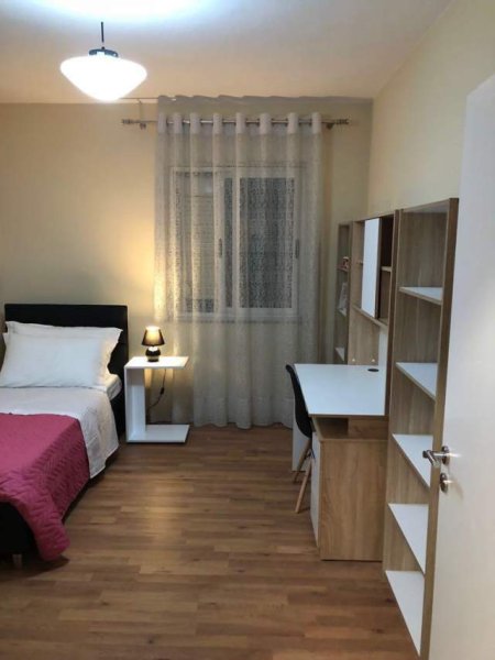 Tirane, jepet me qera apartament 2+1