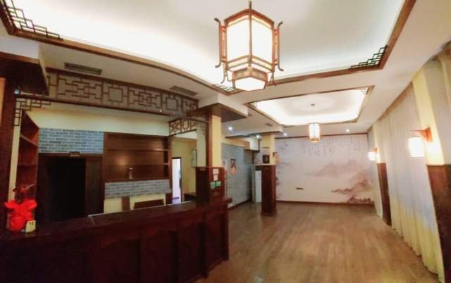 Tirane, jepet me qera lokal Kati 0, 146 m² 1.500 Euro (Myslym Shyri)