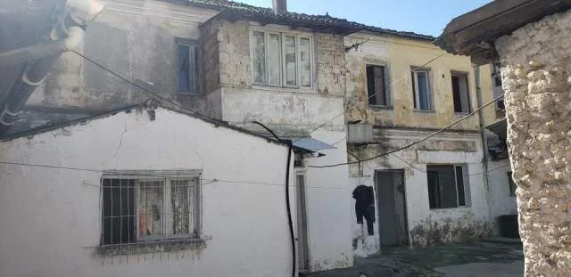 !DHENE!  Durres, shes truall 700 m² 420.000 Euro (Mbrapa pallatit Kultures, Durres)