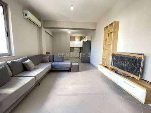 Tirane, jepet me qera apartament 1+1+A+BLK Kati 3, 75 m² 450 Euro (Rruga Kavajes)