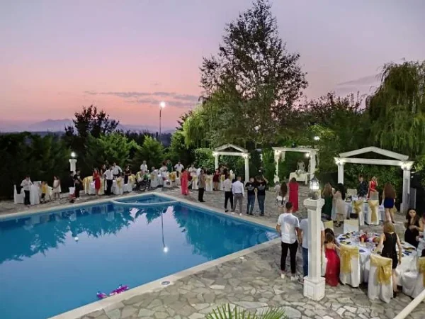 Shkoder, shpallje Ambjent per hotel