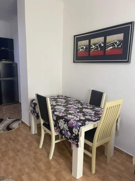 Tirane, jepet me qera apartament 1+1+BLK Kati 7, 70 m² 30.000 Leke (YZBERISHT PERBALLE KMY)