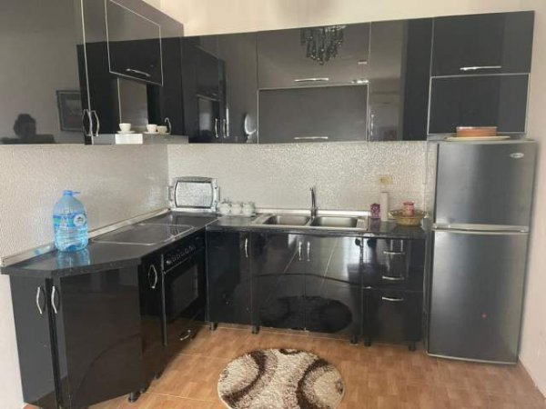 Tirane, jepet me qera apartament 1+1+BLK Kati 7, 70 m² 30.000 Leke (YZBERISHT PERBALLE KMY)