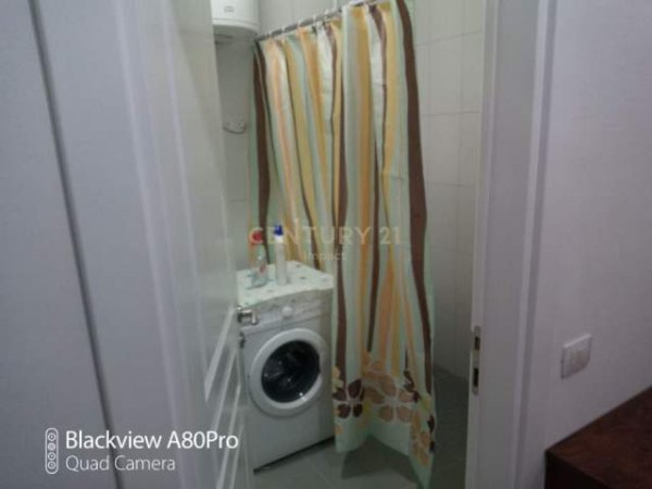 Tirane, jepet me qera apartament 1+1+BLK Kati 4, 65 m² 350 Euro (Rruga Kongresi i Manastirit Tirana, Albania)