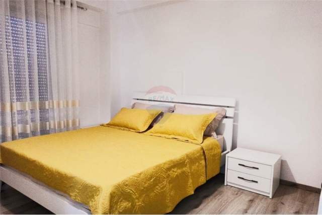 Tirane, jepet me qera apartament 2+1 Kati 5, 100 m² 650 Euro (Frosina Plaku)