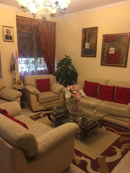 Tirane, shitet apartament 3+1+BLK Kati 4, 154 m² 185.000 Euro (Rruga e Dibres)