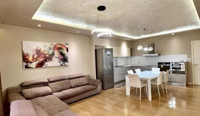 Tirane, jepet me qera apartament 2+1+A+BLK Kati 2, 200 m² 1.000 Euro (Komuna Parisit te Kristal Center)