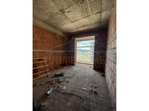Tirane, shitet apartament Kati 5, 58 m² 73.000 Euro (Amerikan 2)