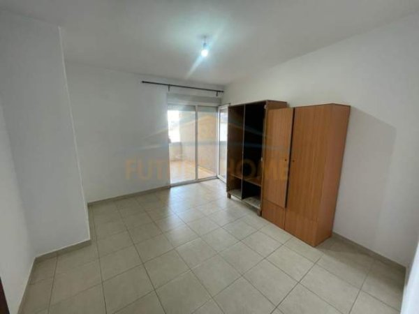 Korce, shitet apartament 2+1+BLK Kati 3, 125 m² 67.500 Euro (Lagjia 18, Korçë)