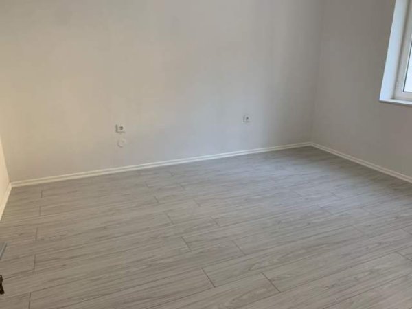 Tirane, shitet apartament 2+1 Kati 1, 75 m² 110.000 Euro (perball me harry fultz)