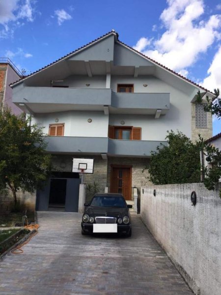 Fushe Kruje, shitet shtepi 3 Katshe Kati 3, 500 m² 250.000 Euro