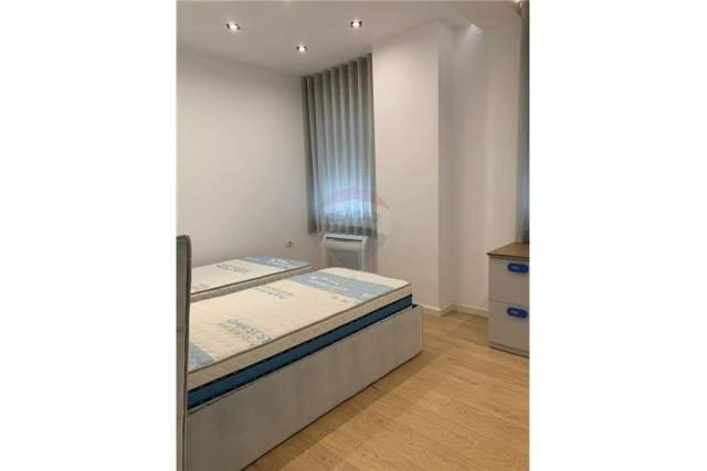 Tirane, jap me qera apartament 2+1 Kati 2, 127 m² 800 Euro (Kodra Diellit)