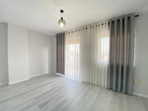 Tirane, shitet apartament Kati 9, 107 m² 105.000 Euro (YZBERISHT)