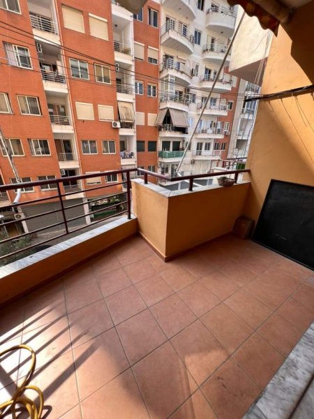 Tirane, jepet me qera apartament Kati 2, 110 m² 400 Euro (Yzberisht)