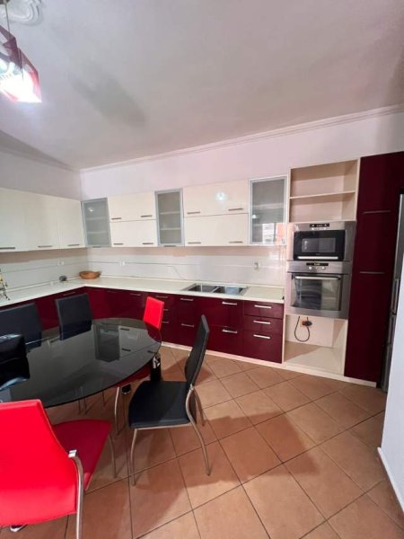 Tirane, jepet me qera apartament Kati 2, 110 m² 400 Euro (Yzberisht)