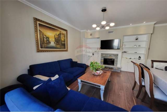 Tirane, jepet me qera apartament duplex 4+1+A+BLK Kati 3, 127 m² 800 Euro